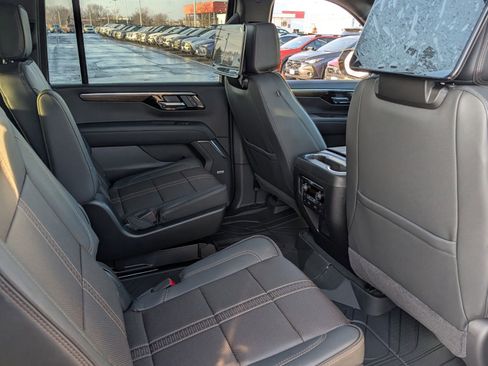 New 2026 Chevrolet Suburban High Country image 33