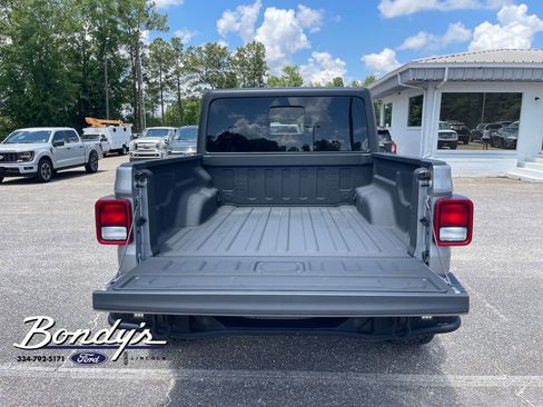 Used 2020 Jeep Gladiator Sport w/ Quick Order Package 24S AWD/4WD image 14