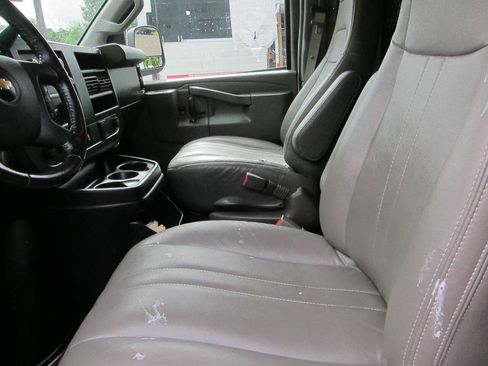 Used 2020 Chevrolet Express 2500 w/ Driver Convenience Package RWD image 8
