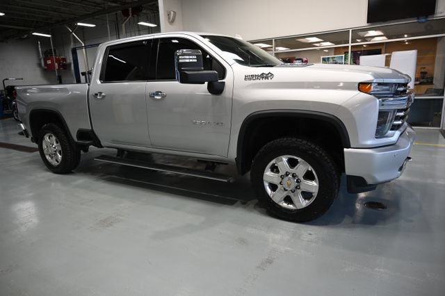Used 2022 Chevrolet Silverado 2500 High Country w/ Technology Package AWD/4WD image 9