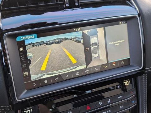 Used 2019 Jaguar F-PACE R-Sport image 24