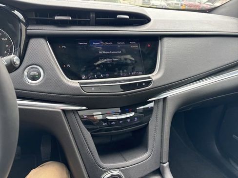 Used 2022 Cadillac XT5 Premium Luxury w/ LPO, Floor Liner Package AWD/4WD image 59