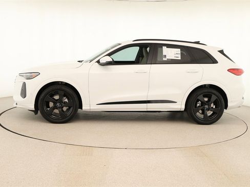 New 2025 Audi Q5 Prestige image 2