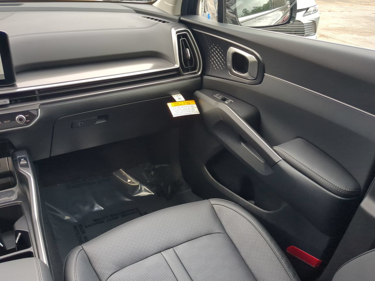 Used 2025 Kia Sorento S w/ Panoramic Sunroof Package FWD image 17