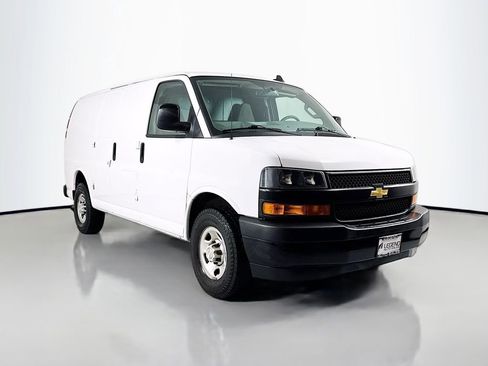 Used 2020 Chevrolet Express 2500 RWD image 3