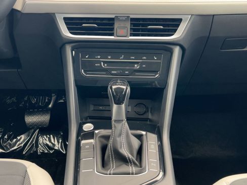 New 2026 Volkswagen Taos SE image 19