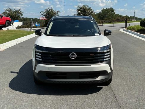 Used 2025 Nissan Kicks SR w/ SR Premium Package FWD image 8