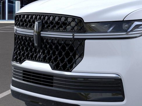 New 2025 Lincoln Navigator Reserve w/ Jet Appearance Package image 17