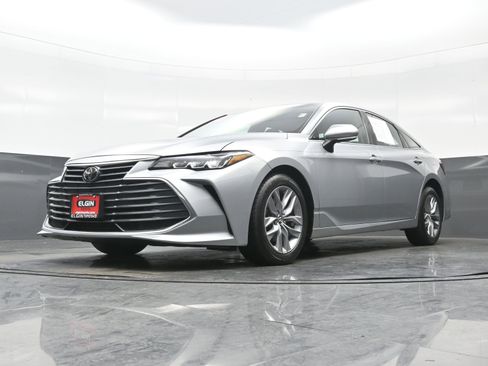 Used 2019 Toyota Avalon XLE image 28