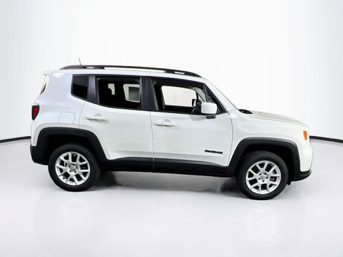Used 2019 Jeep Renegade Latitude w/ Cold Weather Group AWD/4WD image 4