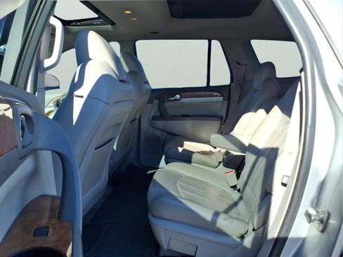Used 2010 Buick Enclave CXL w/ Trailering Provision Package image 9
