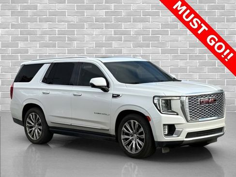 Used 2022 GMC Yukon Denali w/ Advanced Technology Package image 9