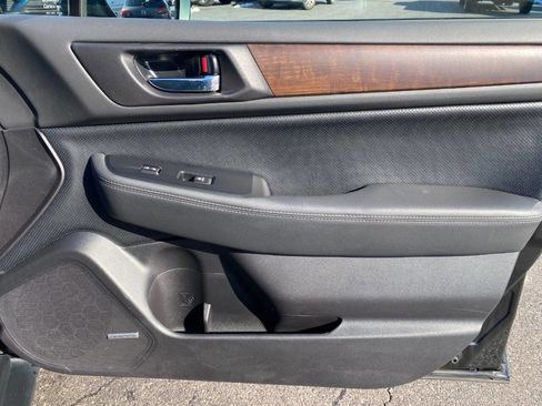 Used 2016 Subaru Outback 3.6R Limited image 34