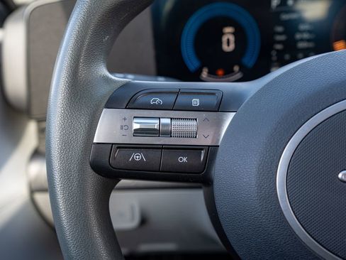 Certified 2025 Hyundai Kona SE image 24