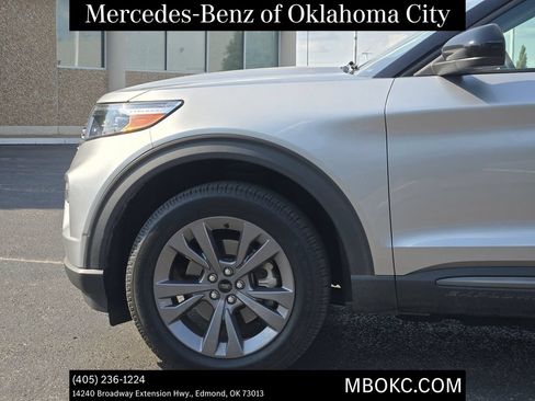 Used 2022 Ford Explorer XLT w/ Equipment Group 202A AWD/4WD image 6