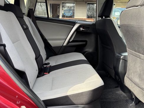 Used 2018 Toyota RAV4 XLE image 17