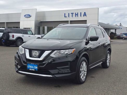 Used 2017 Nissan Rogue SV w/ SV Premium Package image 1