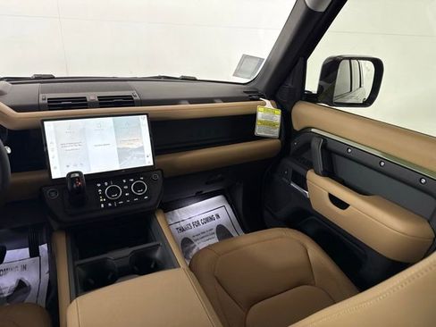 New 2026 Land Rover Defender 110 X-Dynamic SE image 25