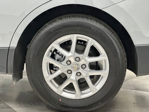 Used 2024 Chevrolet Equinox LS FWD image 24