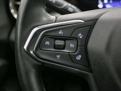 Used 2024 Chevrolet Trax ACTIV w/ Sunroof Package image 36