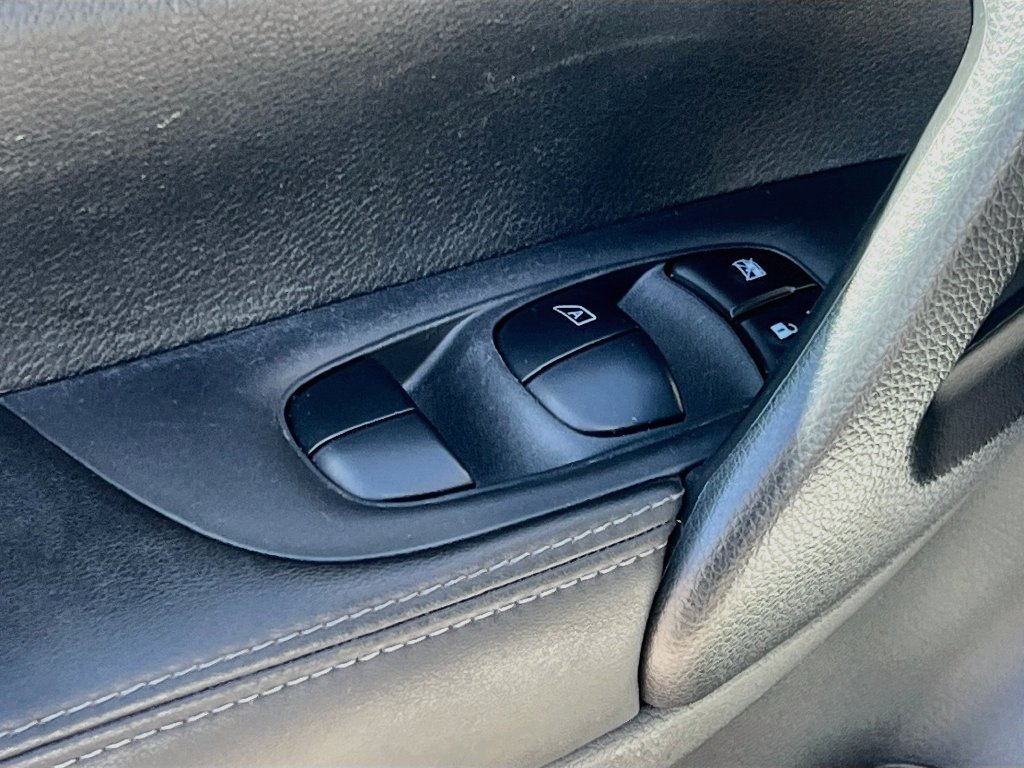 Used 2022 Nissan Rogue Sport SL AWD/4WD image 18