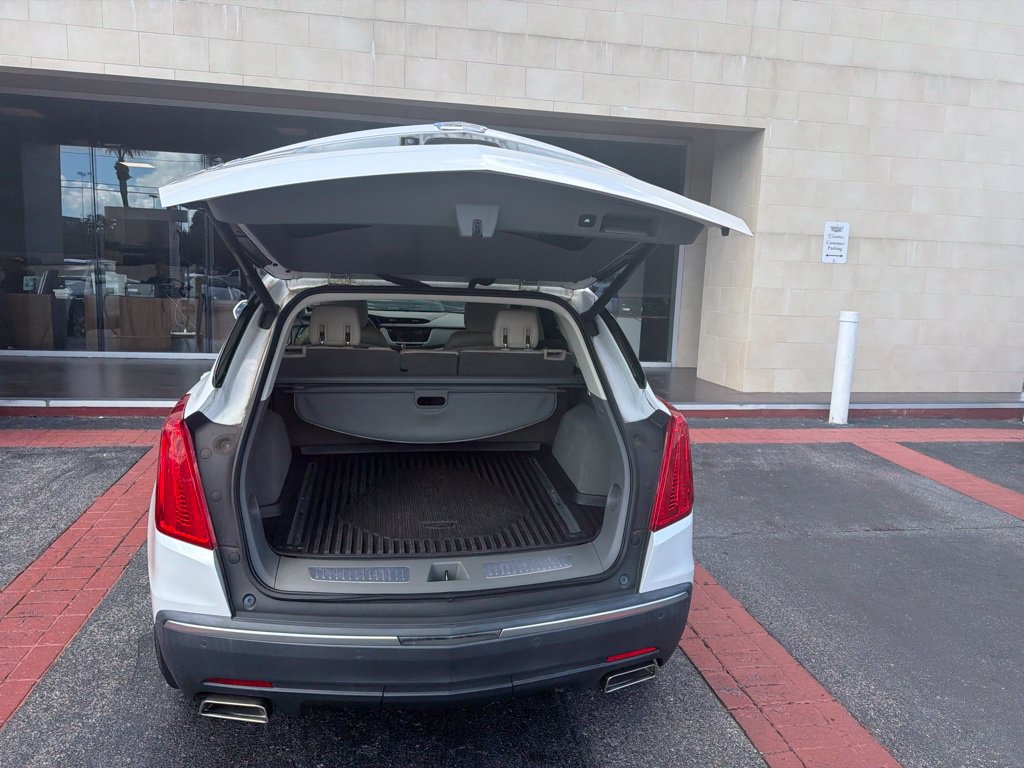 Used 2018 Cadillac XT5 Luxury w/ Driver Awareness Package FWD image 4