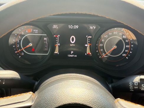 Used 2024 Jeep Wrangler Unlimited Sport AWD/4WD image 18