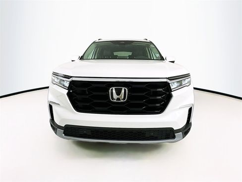 New 2025 Honda Pilot Touring image 8