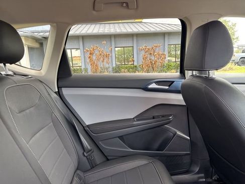 Used 2024 Volkswagen Taos SE image 14