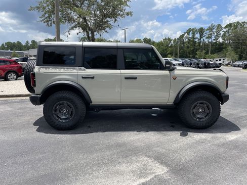 New 2025 Ford Bronco Badlands image 10