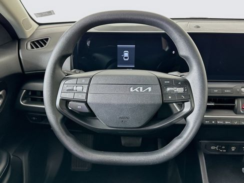 Used 2025 Kia K4 LXS image 18