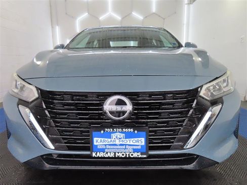 Used 2024 Nissan Sentra SV FWD image 2