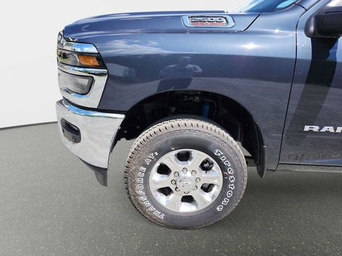 New 2026 RAM 2500 Big Horn AWD/4WD image 10