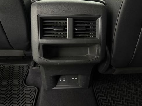 Used 2022 Volkswagen Atlas Cross Sport SE AWD/4WD image 34