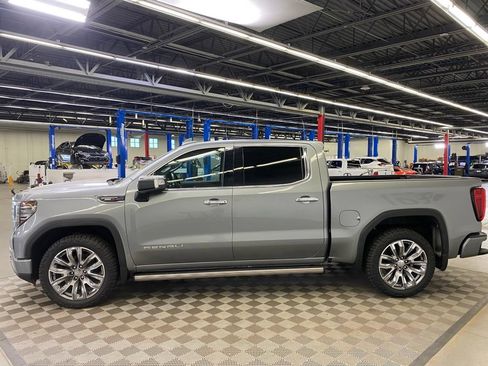 Used 2024 GMC Sierra 1500 Denali AWD/4WD image 3