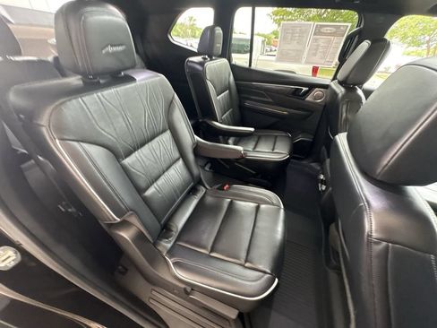 Certified 2025 Buick Enclave Avenir AWD/4WD image 28