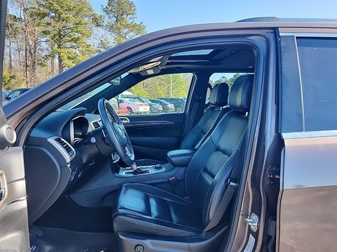 Used 2017 Jeep Grand Cherokee Limited image 31