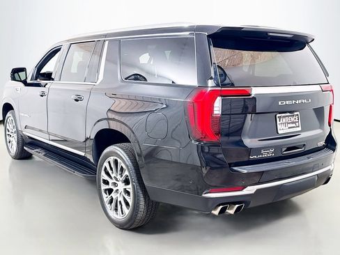 Used 2025 GMC Yukon XL Denali AWD/4WD image 6