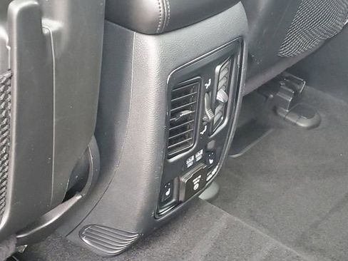 Used 2019 Jeep Grand Cherokee Limited w/ Luxury Group II image 30