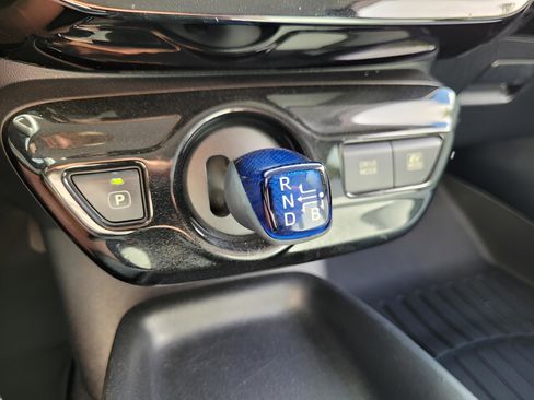 Used 2016 Toyota Prius Two image 33