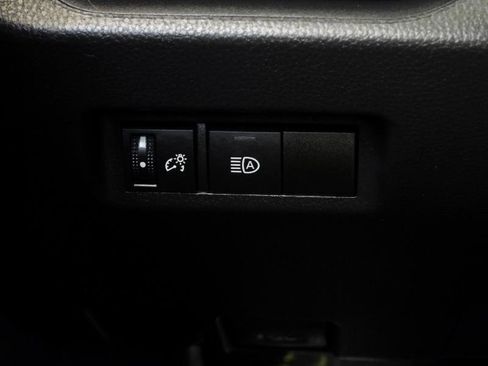 Used 2021 Toyota RAV4 LE image 66