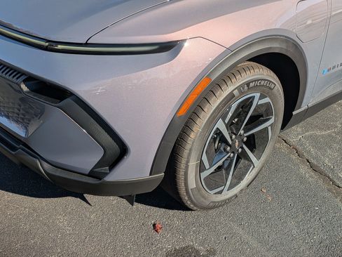 New 2026 Chevrolet Equinox EV LT image 10