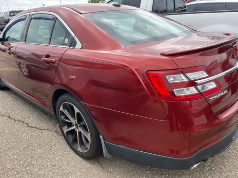 Used 2014 Ford Taurus Limited w/ Equipment Group 301A FWD image 10