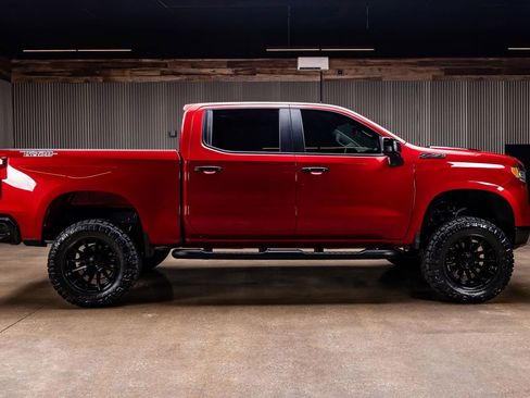 Used 2024 Chevrolet Silverado 1500 LT Trail Boss w/ Convenience Package II AWD/4WD image 11