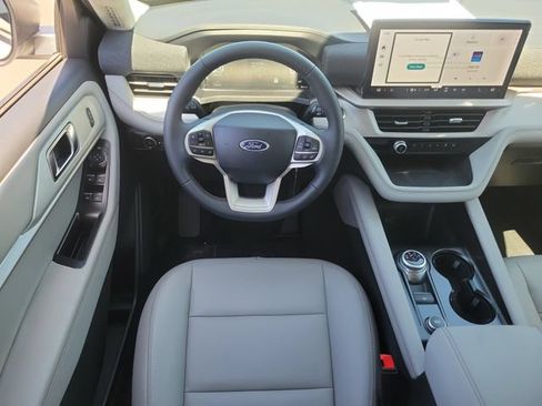 New 2026 Ford Explorer Active w/ Active Comfort Package RWD image 7
