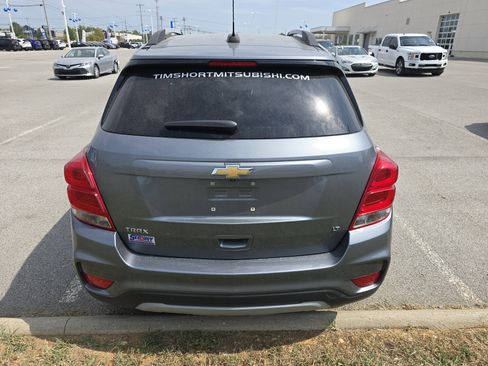 Used 2019 Chevrolet Trax LT w/ LT Convenience Package image 4