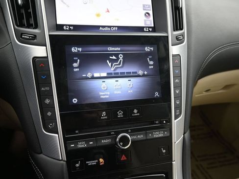 Used 2020 INFINITI Q50 Luxe w/ Essential Package (3.0T Luxe) AWD/4WD image 19