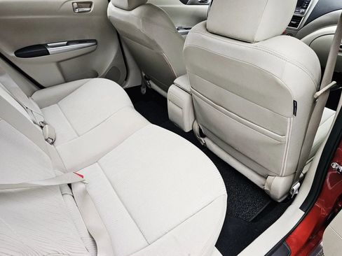 Used 2010 Subaru Impreza Outback Sport image 12