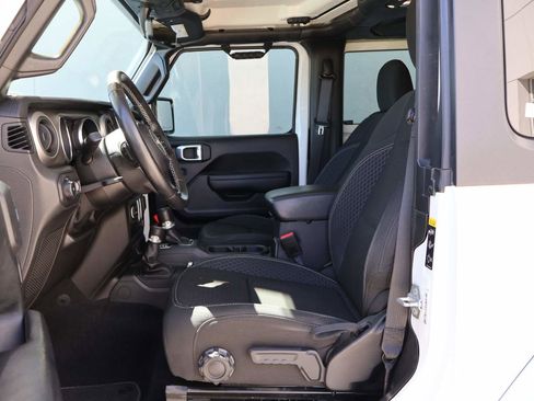 Used 2021 Jeep Wrangler Sport S AWD/4WD image 8