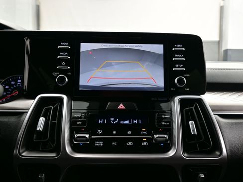 Used 2021 Kia Sorento S image 21